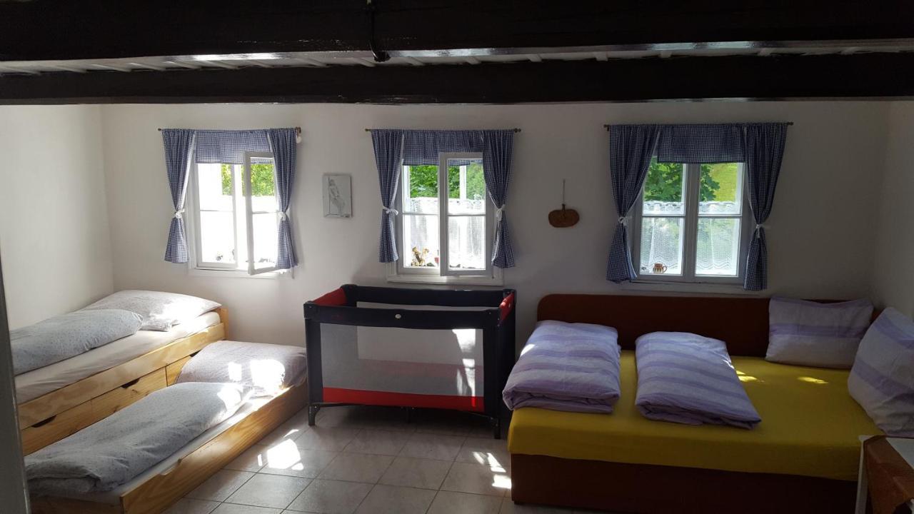 Roubenka u potoka Výprachtice Villa Buitenkant foto
